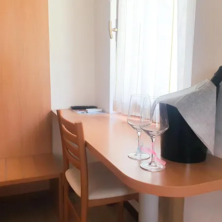 Maxi Szálloda